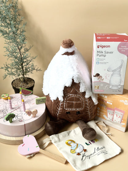 MAMA & ME Breastfeeding Wooden Toy Cake (Christmas Edition )